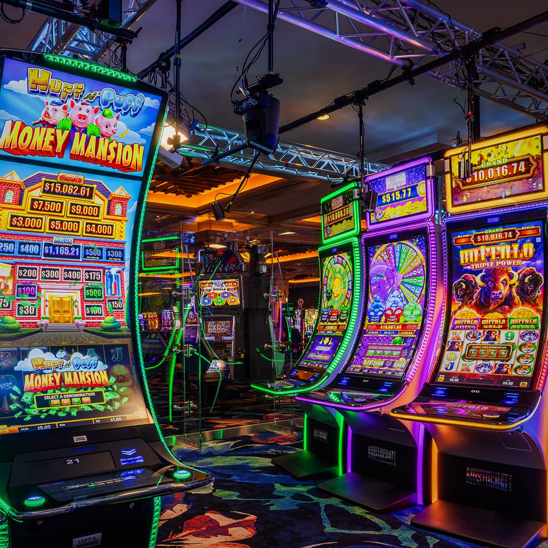 Real Slots or Online? Get the Best of Both Worlds with Remote Reels